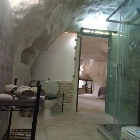Apartament Cave House *